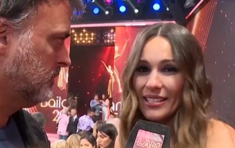 Pampita Estall En Medio De Una Nota Ante Una Pregunta Retro