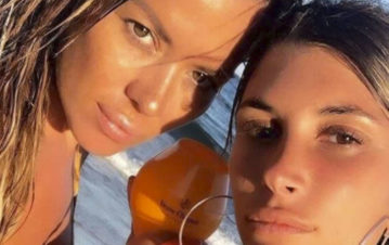 Quién será la madrina famosa de la hija de Karina Jelinek y Flor Parisse