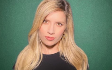 Laurita Fernández mostró la selfie que se sacó con una de las tantas ex de Nicolás Cabré, su actual novio: "Era mi ídola"