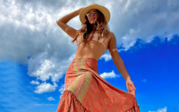 Las fotos de Loly Antoniale en la playa de Miami que causaron furor por su look