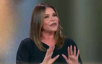 Nazarena Vélez se emocionó hasta las lágrimas cuando recibió su regalo de cumpleaños en LAM