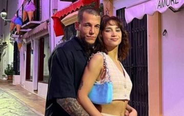 Las románticas fotos de Alex Caniggia y Melody Luz en Marbella