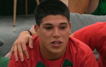 Thiago recibió un grito del público y un guardia de Gran Hermano le contestó con todo