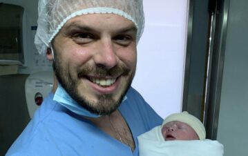 El periodista de TN Nacho Otero fue papá y presentó a su hija: “Quiere dormirse en mis brazos”