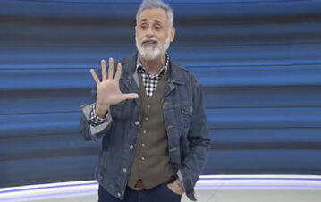 Jorge Rial volvió a la tele tras cinco meses y sorprendió con una frase: "Tengo que usar pañales, estoy en la etapa..."