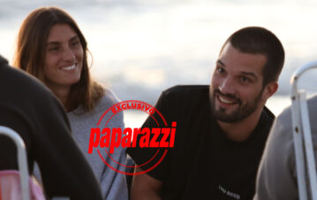 Las fotos playeras de Lola Latorre y su novio facha en Punta del Este: “El es fana del...”