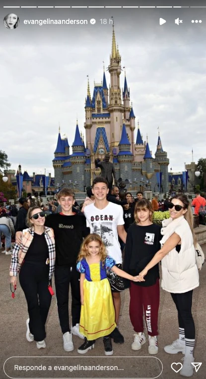 La familia Demichelis en Disney