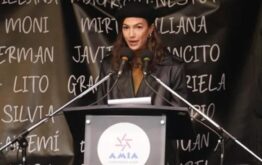 stefi roitman en el acto de la amia.