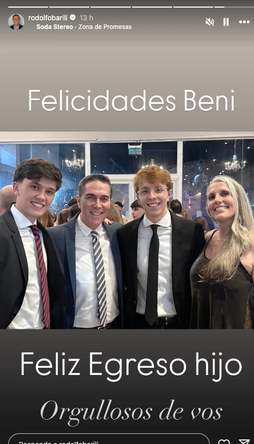 Barili feliz con sus hijos