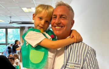 Marley mostró junto a Mirko el primer regalo de Navidad para Milenka