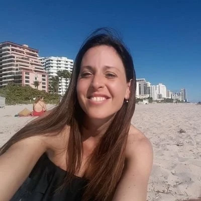 MARIELA SEREBRISKI, LA ESPOSA DE DE CARLO: SE RECONOCE CORNUDA Y MANTENIDA AL MISMO TIEMPO. ¡QUE ESCANDALO!