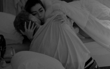 El video de Luz y Tato de Gran Hermano a los besos en la cama